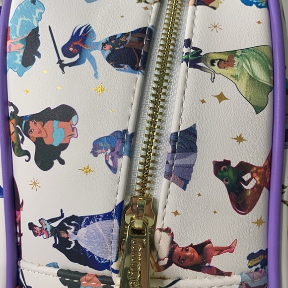 COLLECTION LOUNGE EXCLUSIVE LF DISNEY PRINCESSES DRESS MINI BACKPACK - Picture 8 of 10